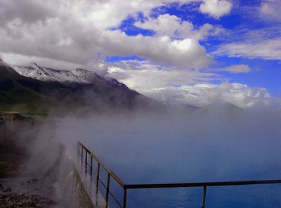 hot spring at 4.5 km above sea level